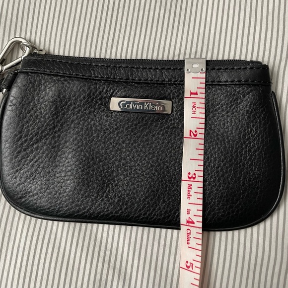 Calvin Klein wristlet leather - Picture 4 of 5